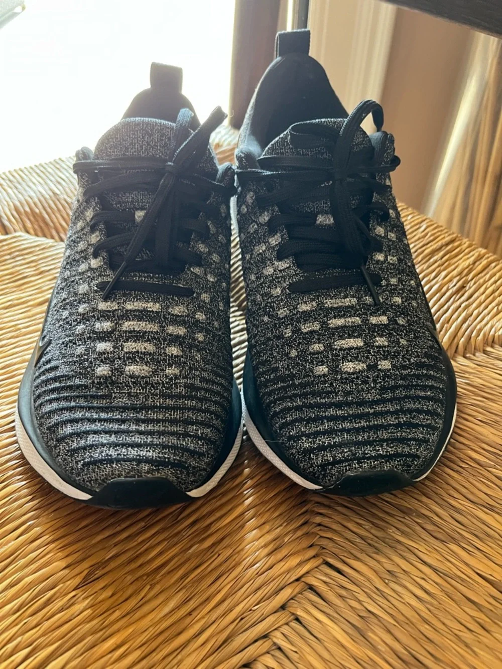 Nike ReactX Infinity Run 4 Oreo Black White Running Shoes Size 8 ladies - Picture 4 of 12